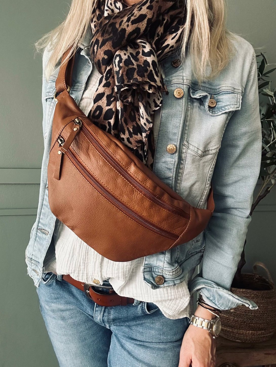 Bumbag Ella dark cognac - VIAMAJA.DK