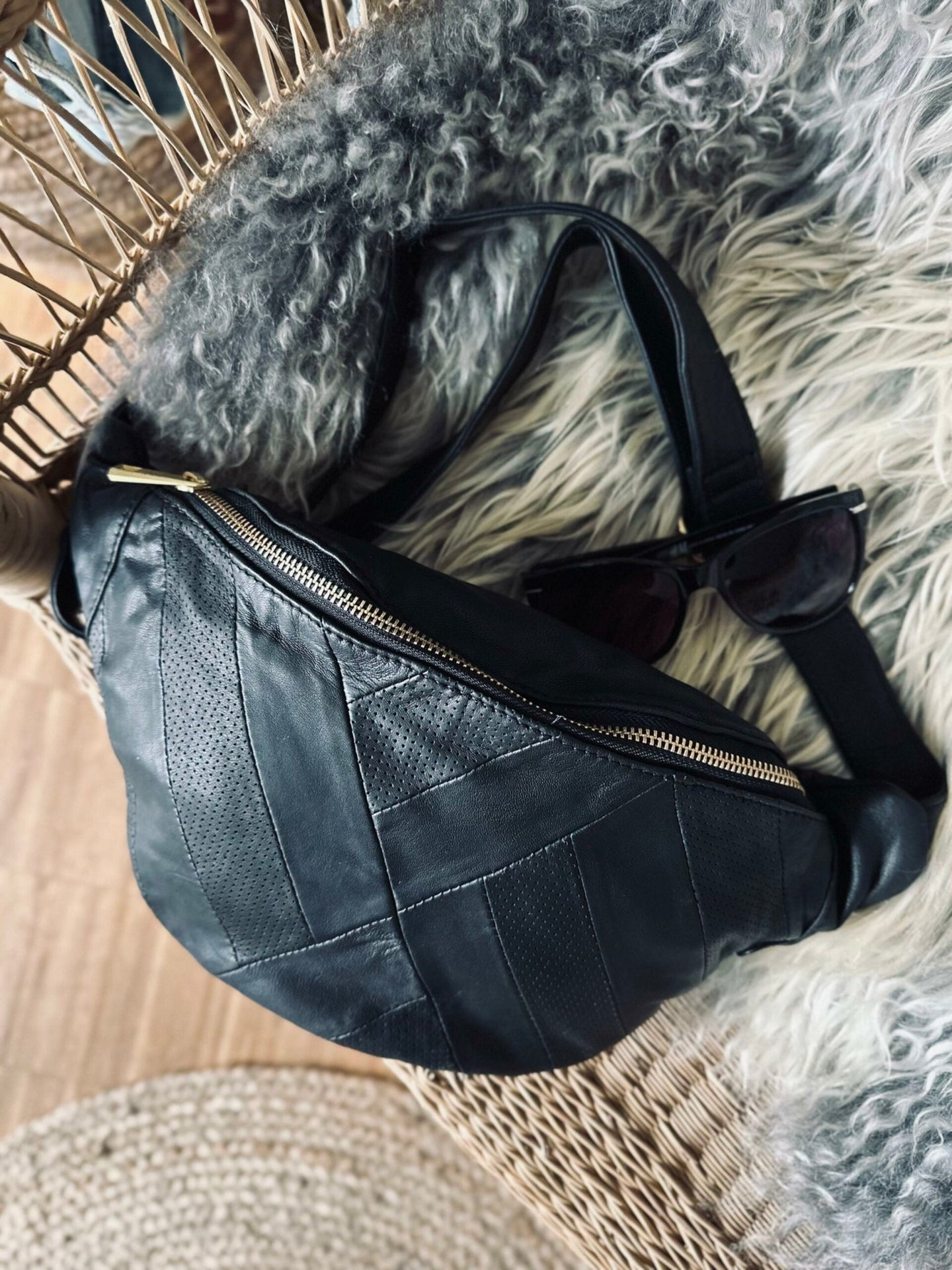 Bumbag Felina black / gold - VIAMAJA.DK