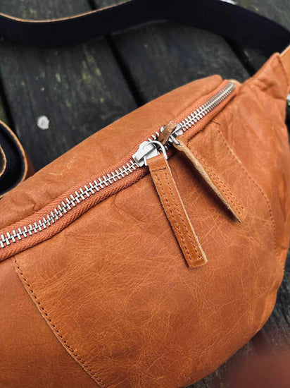 Bumbag i cognac bøffelskind - VIAMAJA.DK