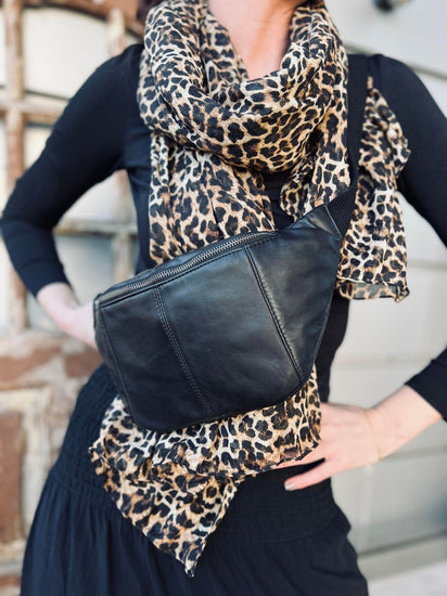 Bumbag JUNE black m. gunmetal - VIAMAJA.DK