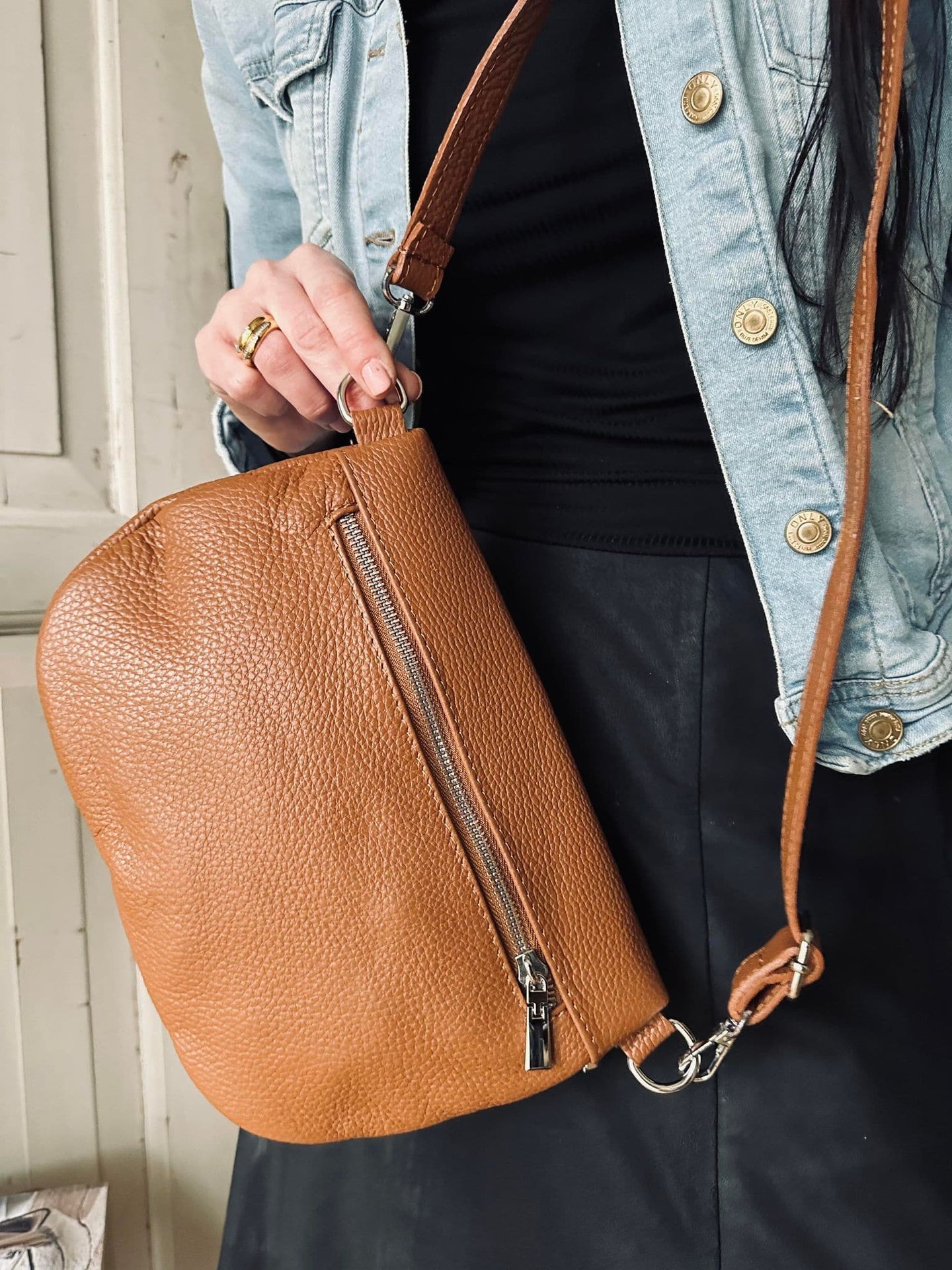 Bumbag Leona – Small cognac - VIAMAJA.DK
