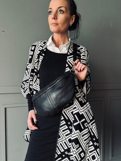 Bumbag m. kontrast - Black - VIAMAJA.DK