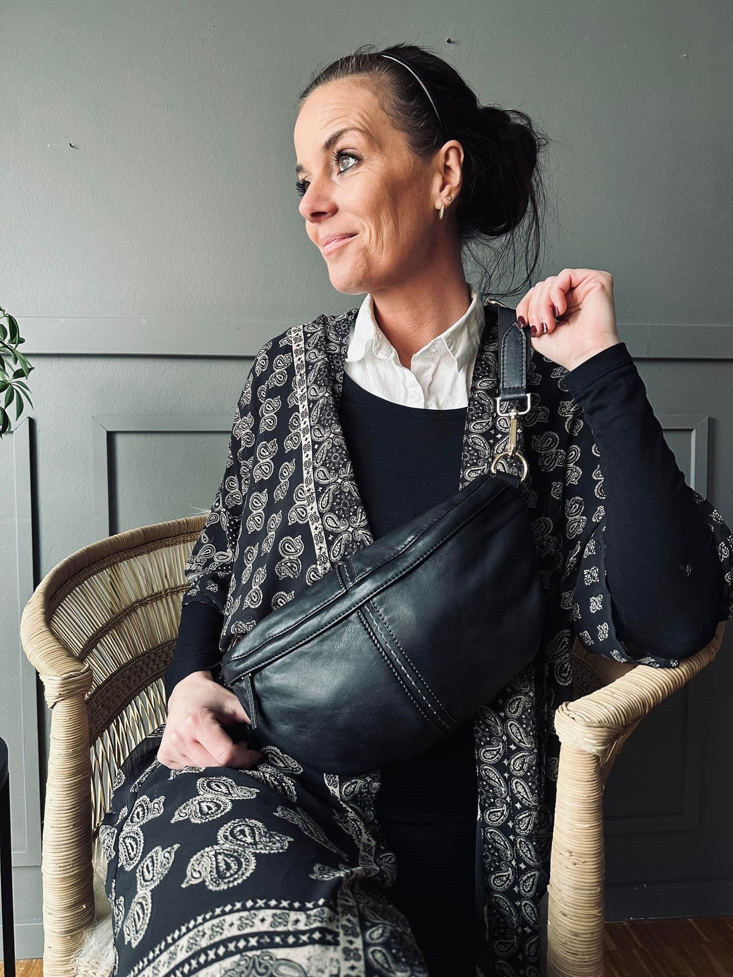 Bumbag m. kontrast - Black - VIAMAJA.DK