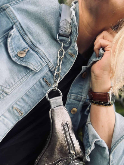 Bumbag MAY med sølv lynlås – Sølv læder - VIAMAJA.DK