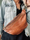 Bumbag med nitter – Walnut - VIAMAJA.DK