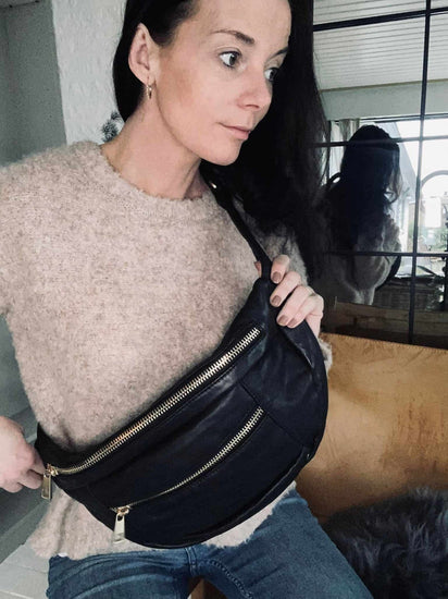 Bumbag XL MIRA - Blød læder med guld lynlåse - VIAMAJA.DK