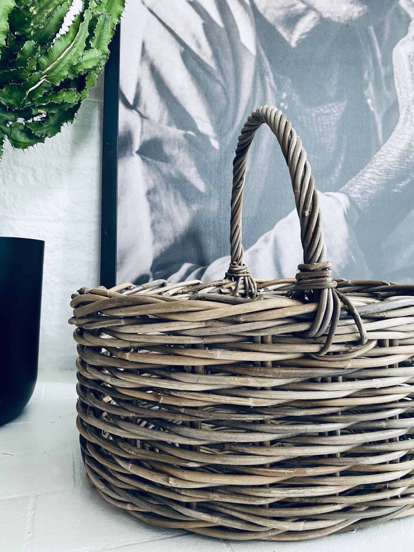 Bykurv i grå rattan - VIAMAJA.DK