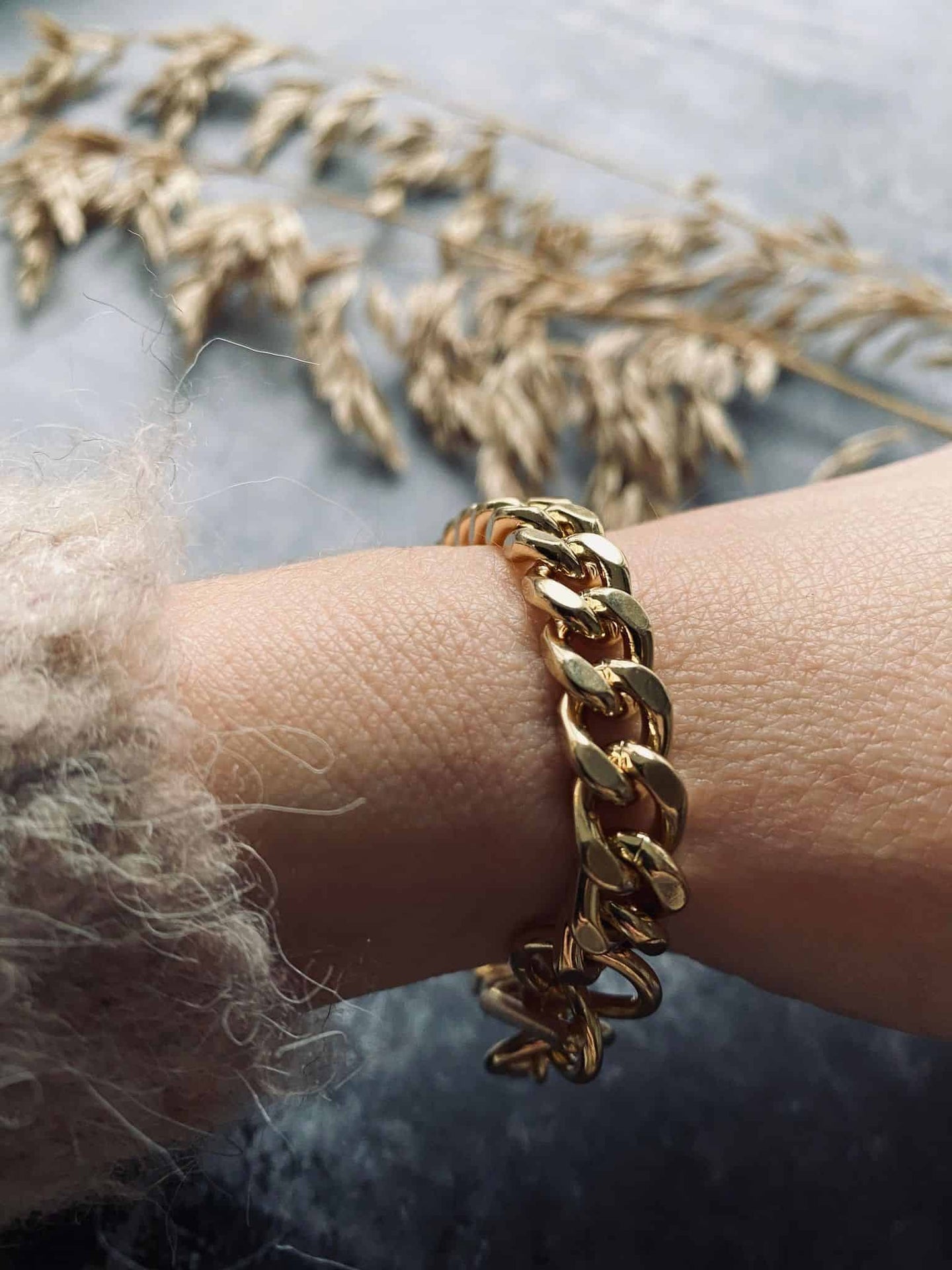 Chunky armbånd // Guldbelagt - VIAMAJA.DK