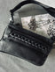 Clutch Black - dekoreret med metalkæde - VIAMAJA.DK