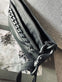 Clutch Black - dekoreret med metalkæde - VIAMAJA.DK