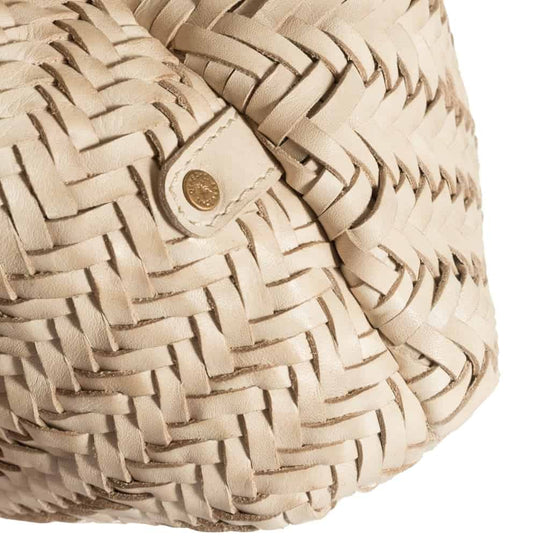 Clutch / lædertaske VERA flettet mønster - Sand - VIAMAJA.DK