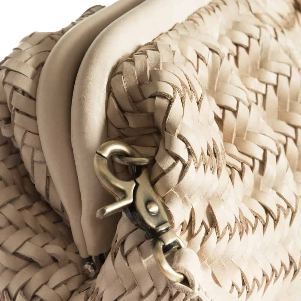 Clutch / lædertaske VERA flettet mønster - Sand - VIAMAJA.DK