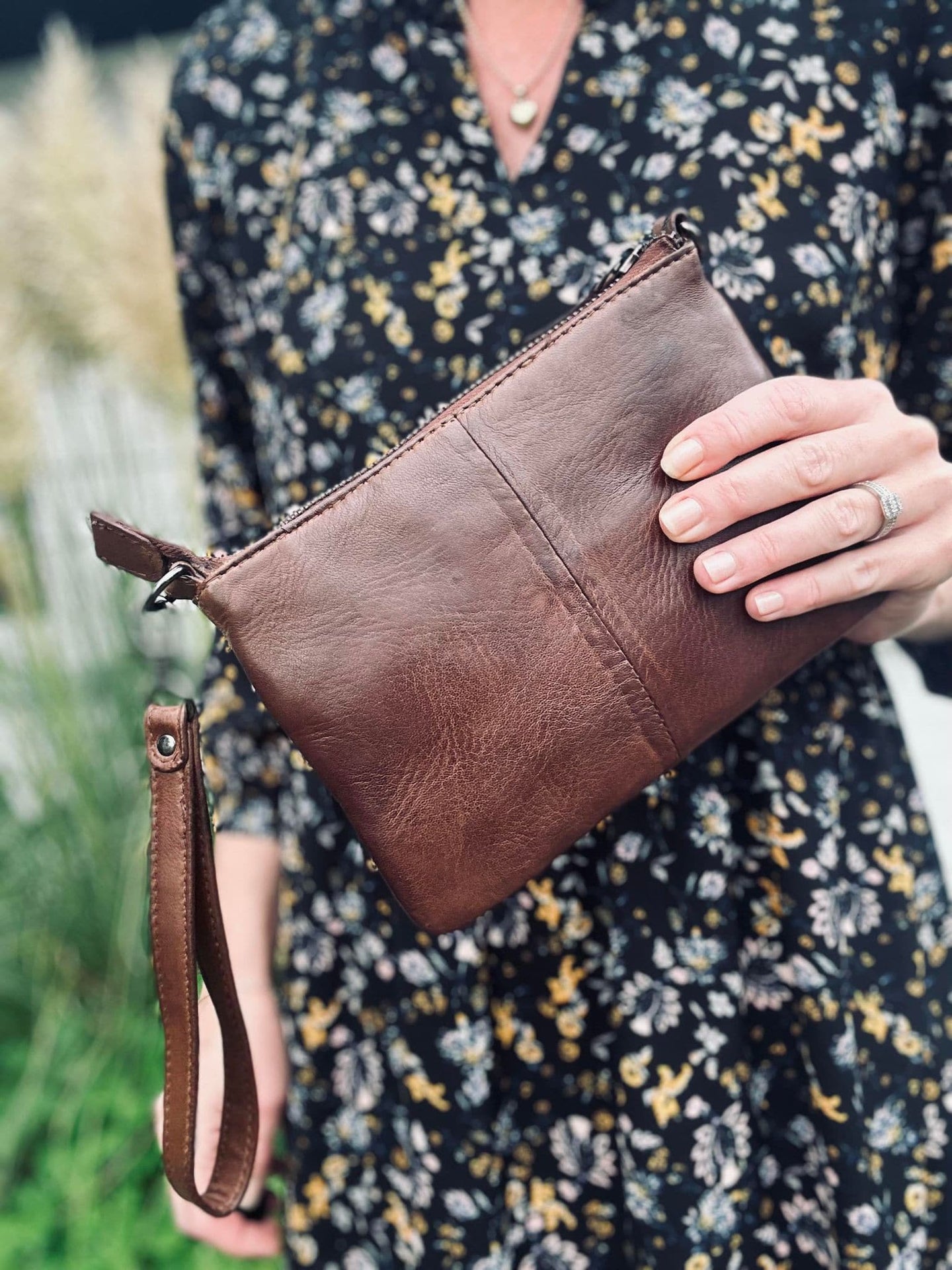 Clutch leather - Dark cognac - VIAMAJA.DK