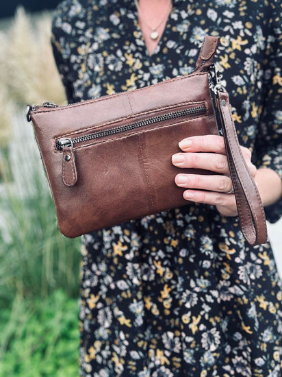 Clutch leather - Dark cognac - VIAMAJA.DK