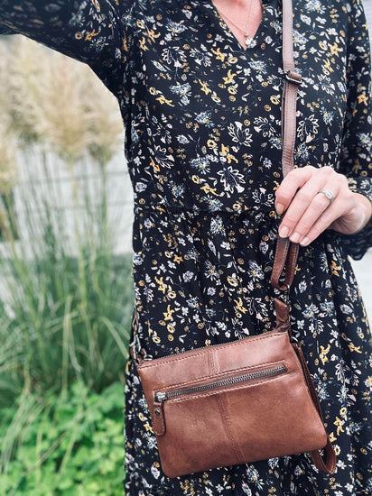 Clutch leather - Dark cognac - VIAMAJA.DK