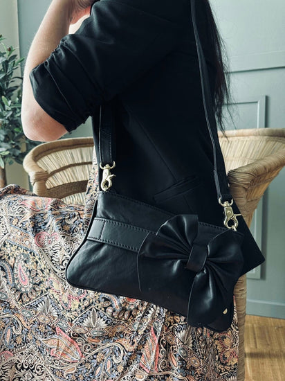 Clutch med sløjfe – Black leather - VIAMAJA.DK