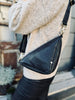 Cool black HALLY trekantet crossbody / bumbag