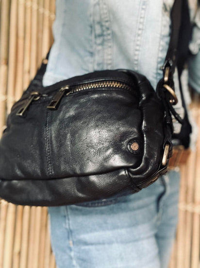 Cool crossbody taske KALLI - kraftig skind - VIAMAJA.DK