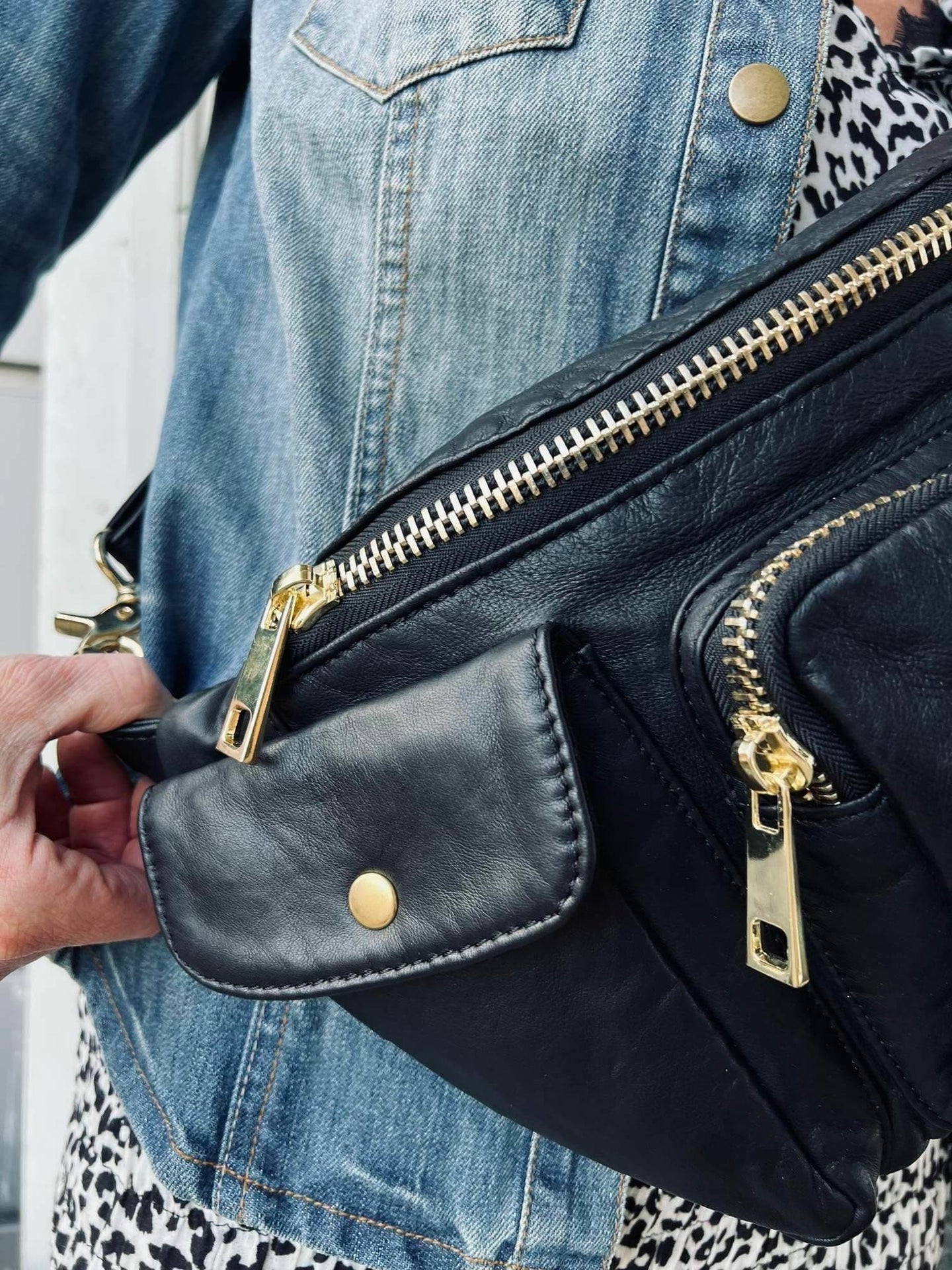 Cool XL bumbag - Black / GOLD - VIAMAJA.DK