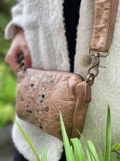 Cross over / Clutch – Maggi Walnut - VIAMAJA.DK