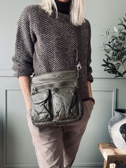 Crossbody Army – Ultra blød - VIAMAJA.DK