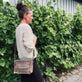 Crossbody - BAILY i en blød og vasket kvalitet - VIAMAJA.DK