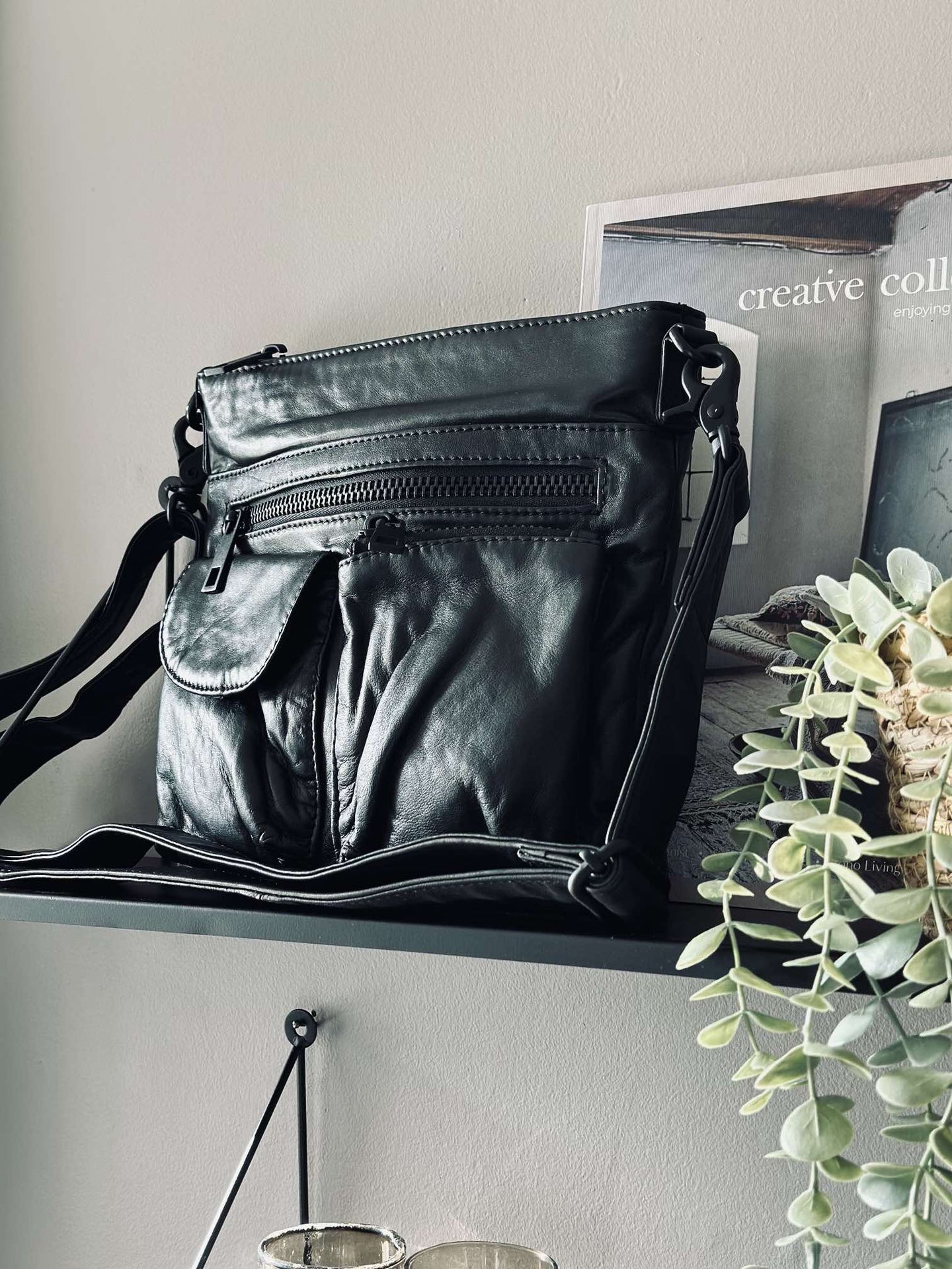 Crossbody Black – Ultra blød - VIAMAJA.DK