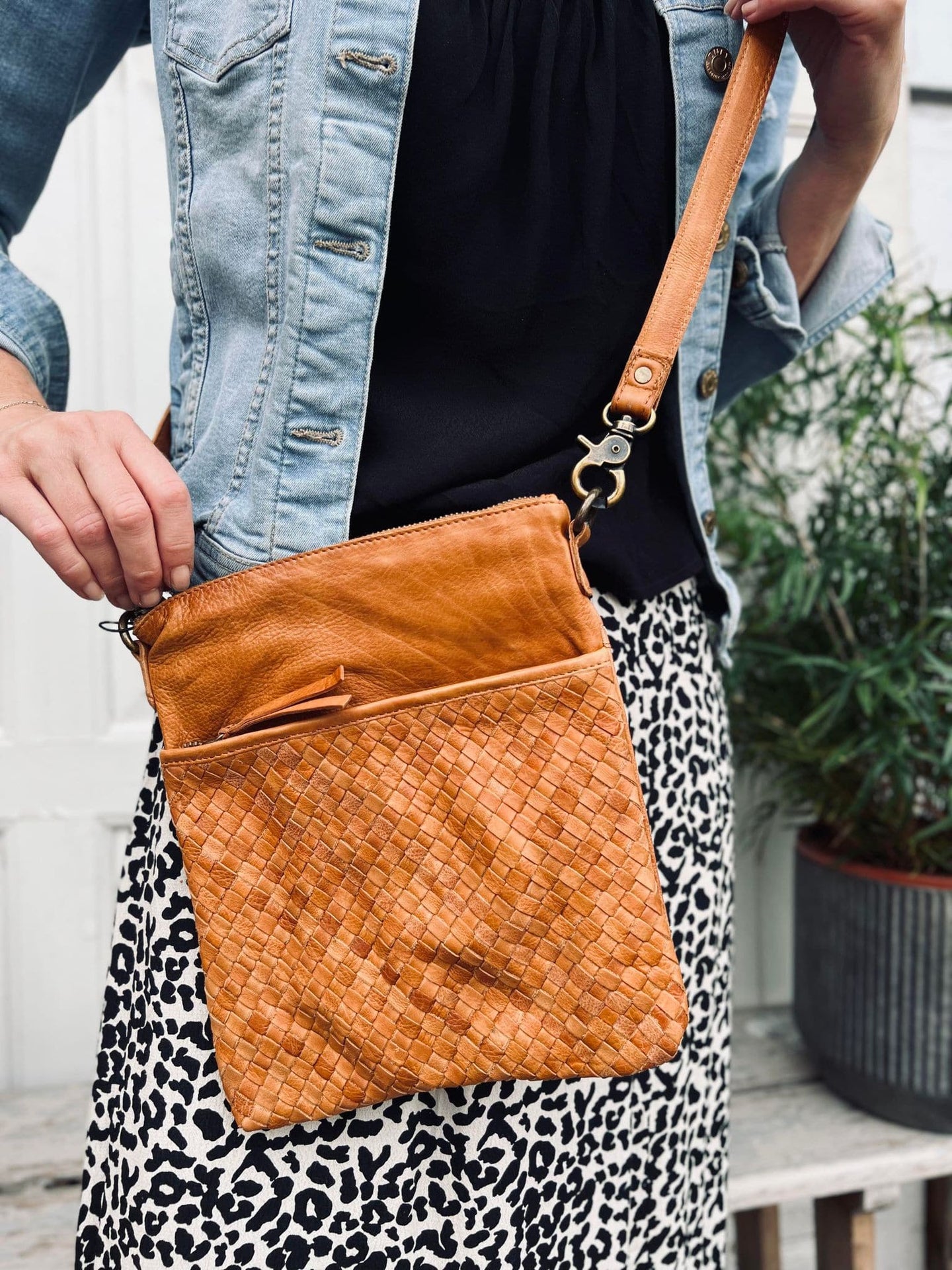 Crossbody - CHIC cognac - VIAMAJA.DK
