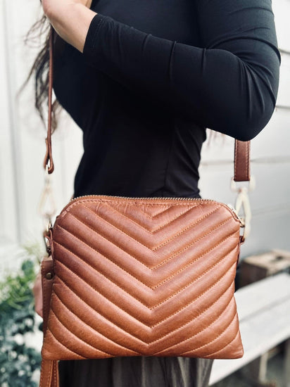 Crossbody clutch ALICE - Cognac Quilt - VIAMAJA.DK