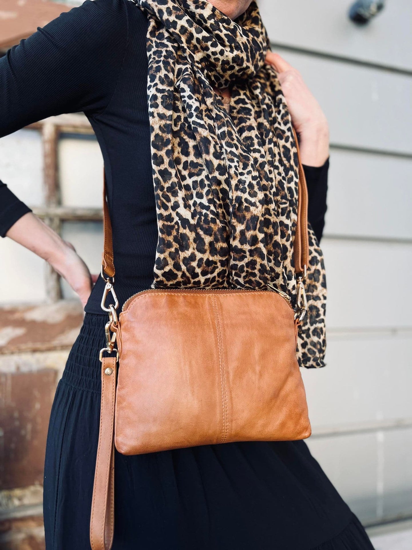 Crossbody clutch ALICE Cognac - Taskerem medfølger - VIAMAJA.DK