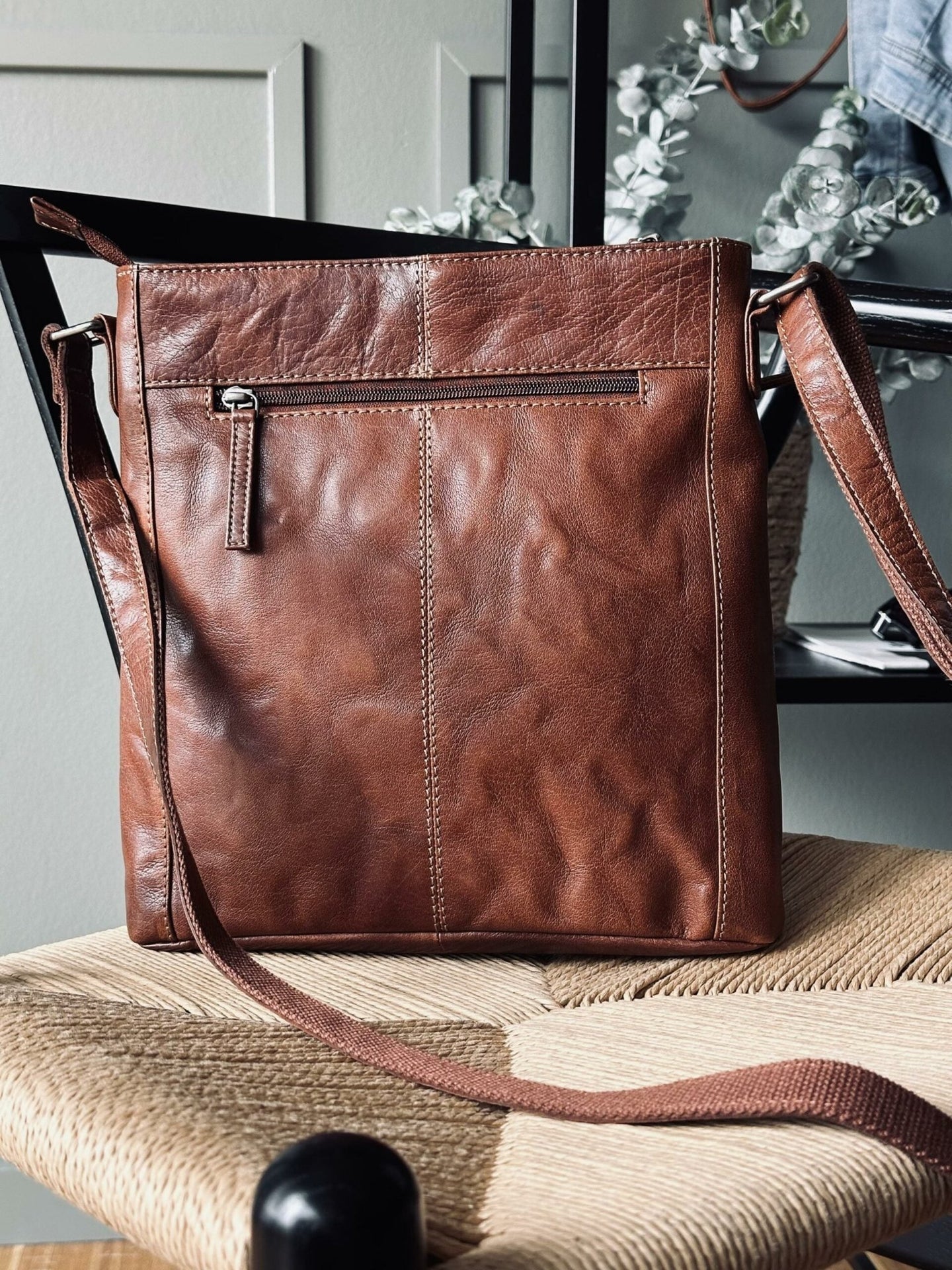 Crossbody Dina dark cognac - VIAMAJA.DK