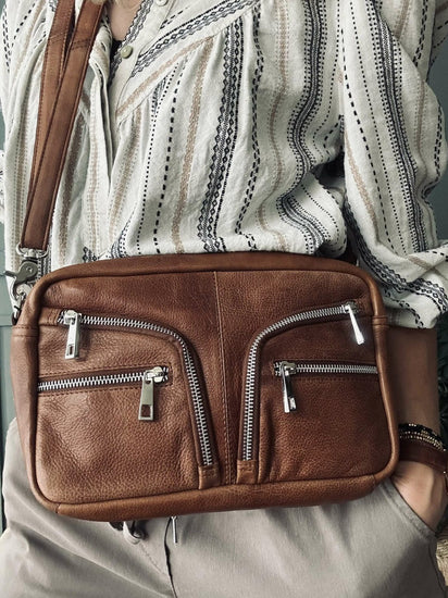 Crossbody Geneva Big – Walnut - VIAMAJA.DK