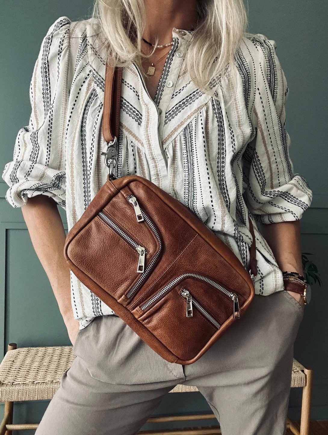 Crossbody Geneva Big – Walnut - VIAMAJA.DK