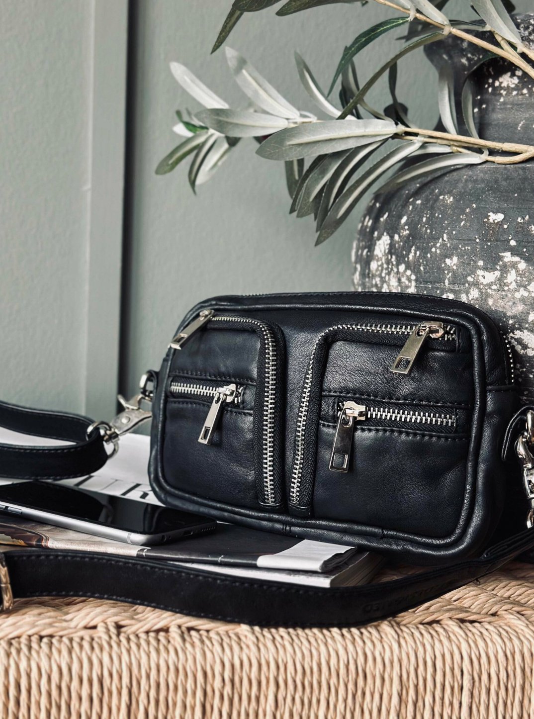 Crossbody Geneva – Black / silver - VIAMAJA.DK