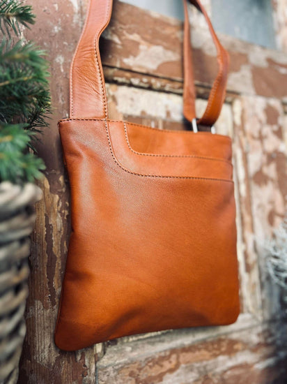 Crossbody GRY – Cognac ultra blødt kalveskind - VIAMAJA.DK