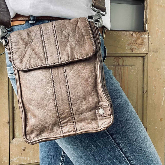 Crossbody i blød skindkvalitet - Nordic Brown - VIAMAJA.DK