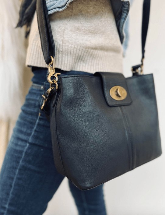 Crossbody Lux Big black / messing - VIAMAJA.DK