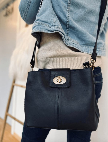 Crossbody Lux Big black / messing - VIAMAJA.DK