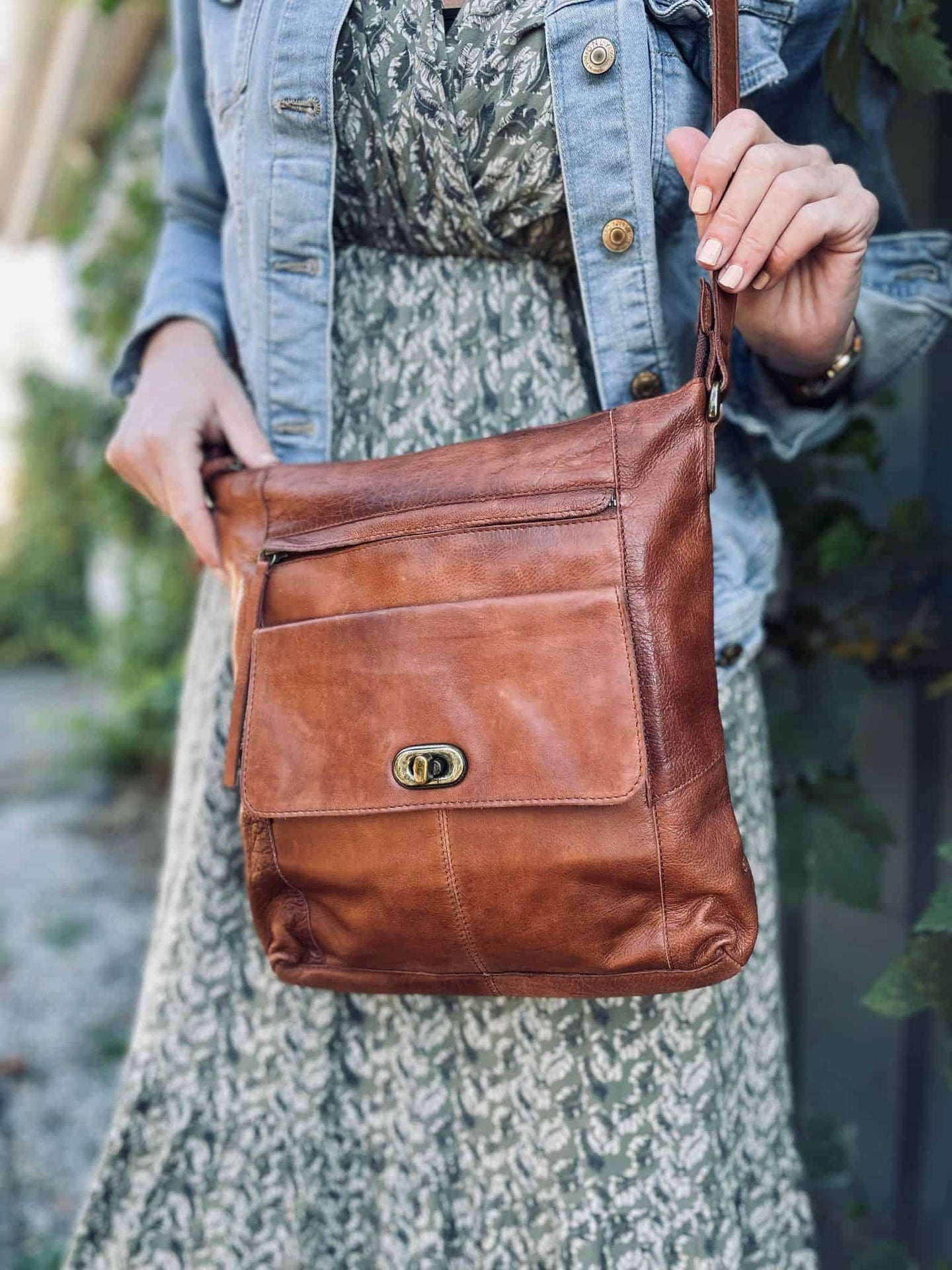 Crossbody LYNGE - Walnut - VIAMAJA.DK