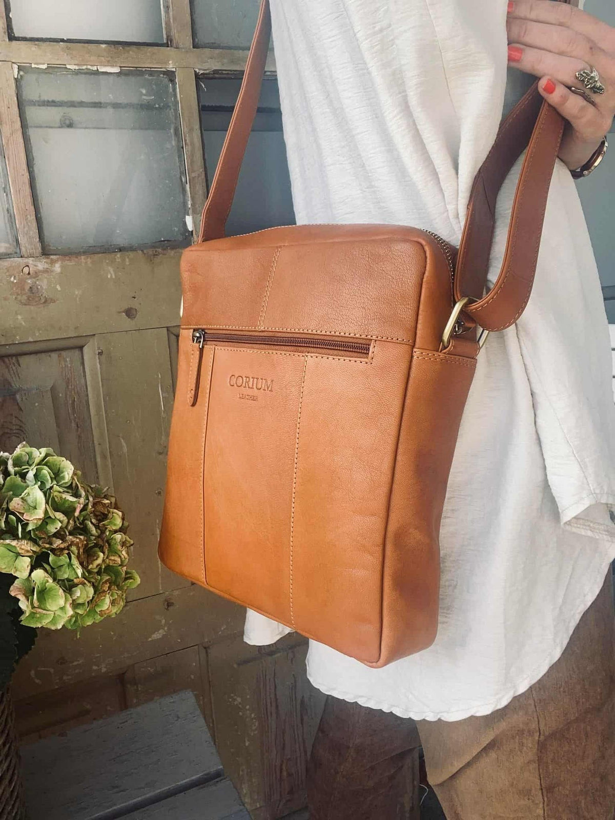 Crossbody Maisy Cognac - VIAMAJA.DK