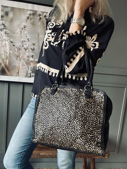Crossbody med nitter - Kalveskind - VIAMAJA.DK