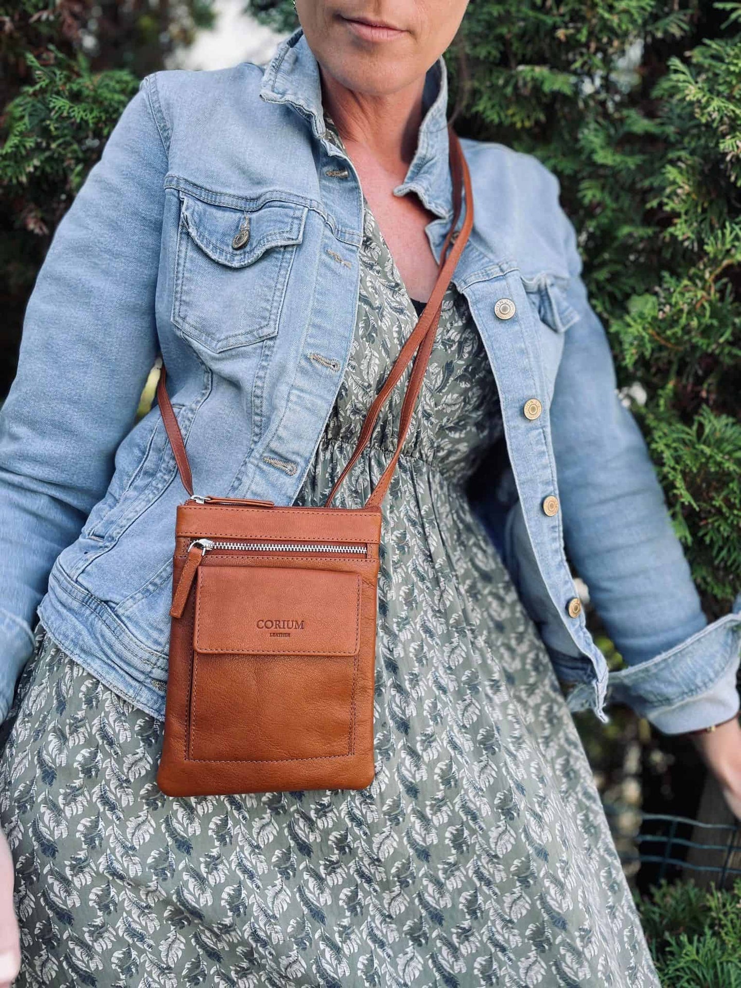 Crossbody / mobiltaske - Nordic Cognac - VIAMAJA.DK