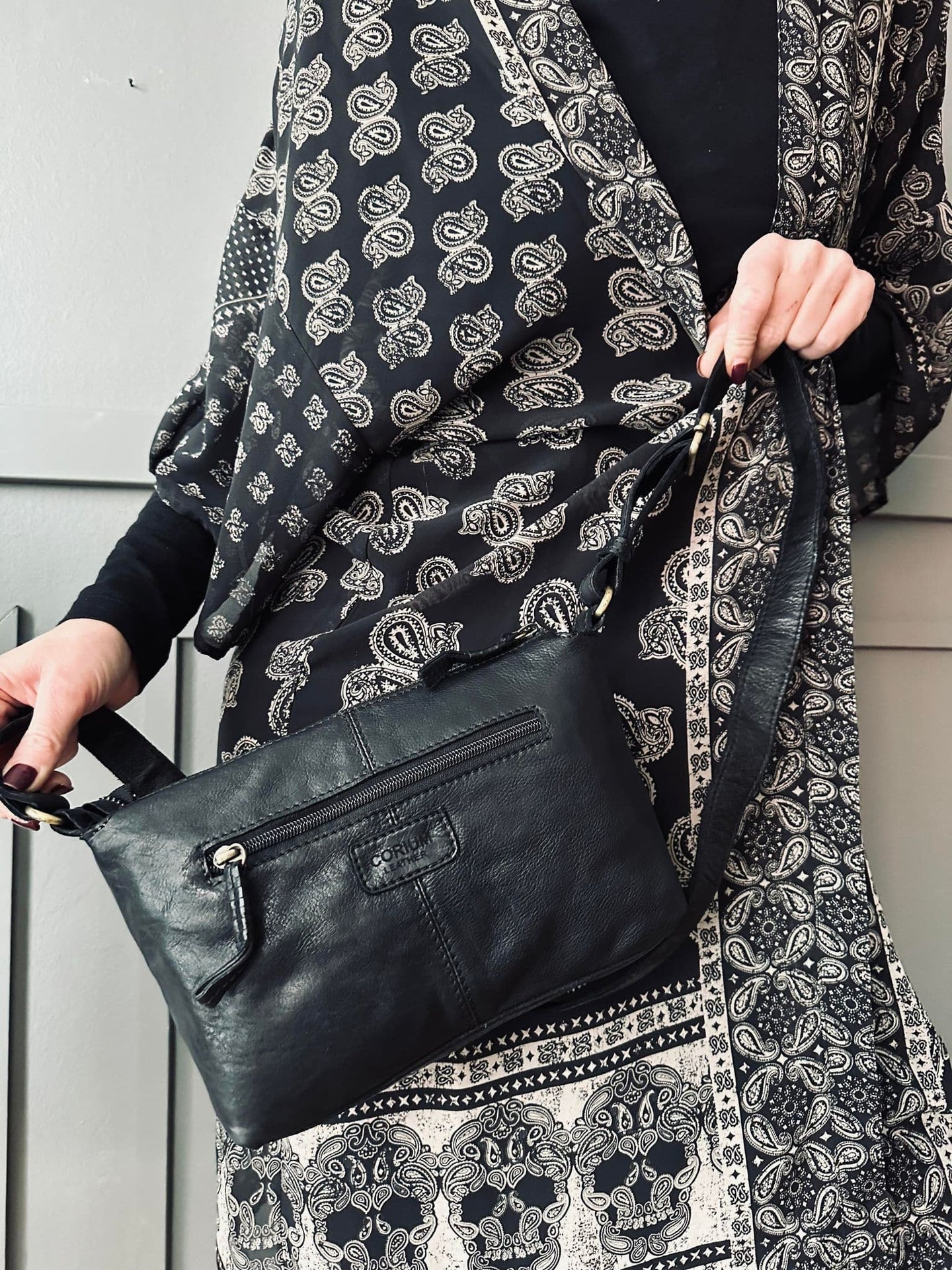 Crossbody Raw Boheme Medium – Black - VIAMAJA.DK