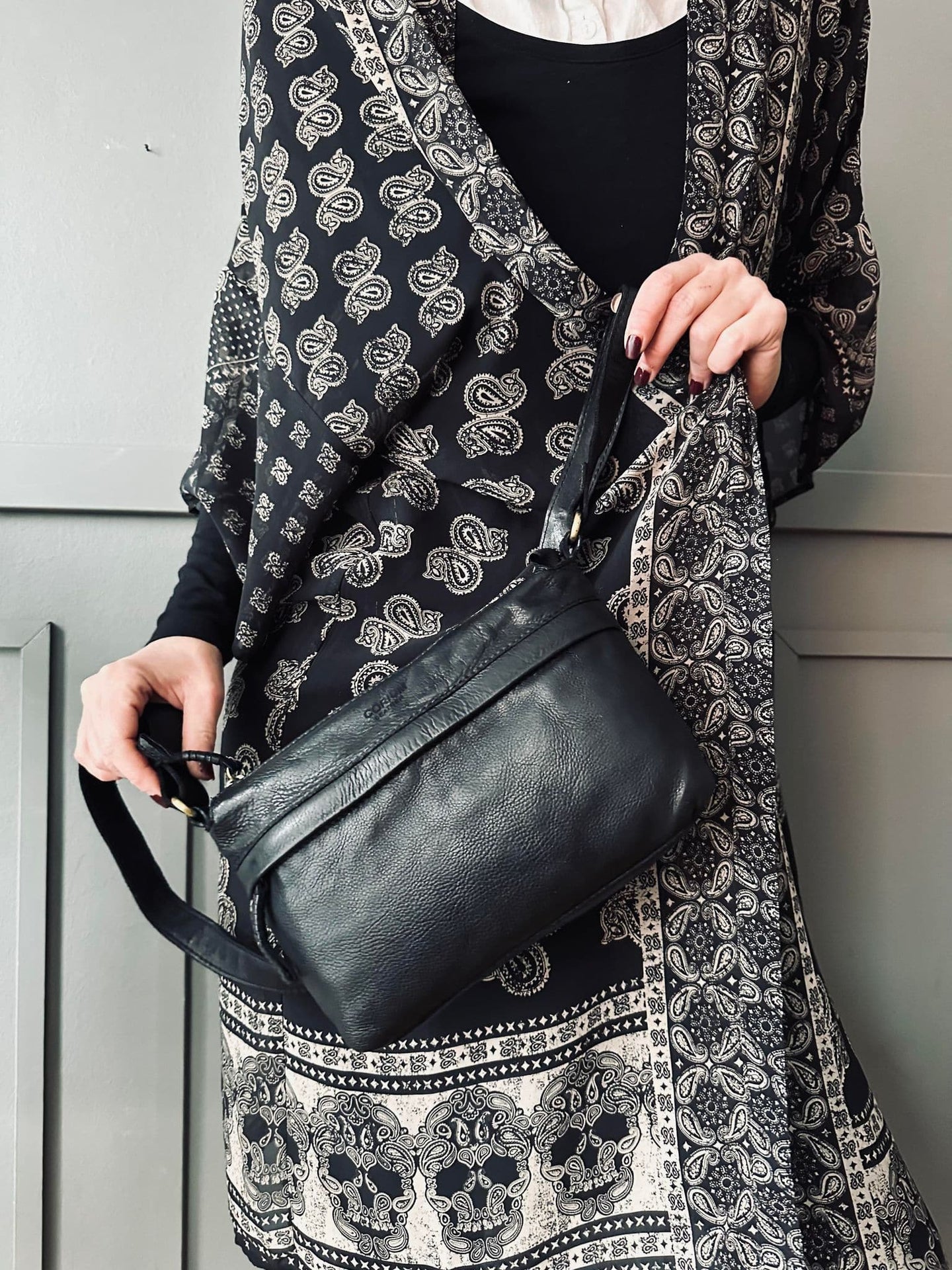 Crossbody Raw Boheme Medium – Black - VIAMAJA.DK