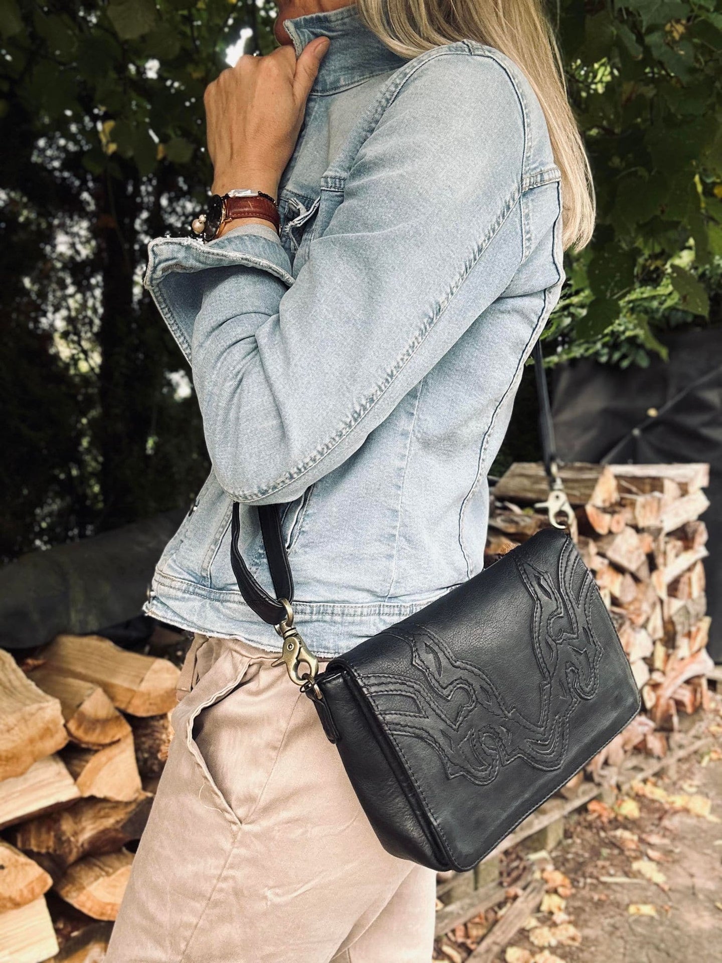 Crossover CARGO Black - VIAMAJA.DK