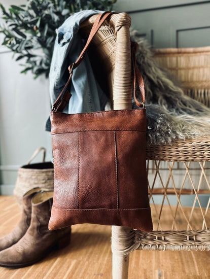 Crossover DORA walnut - VIAMAJA.DK