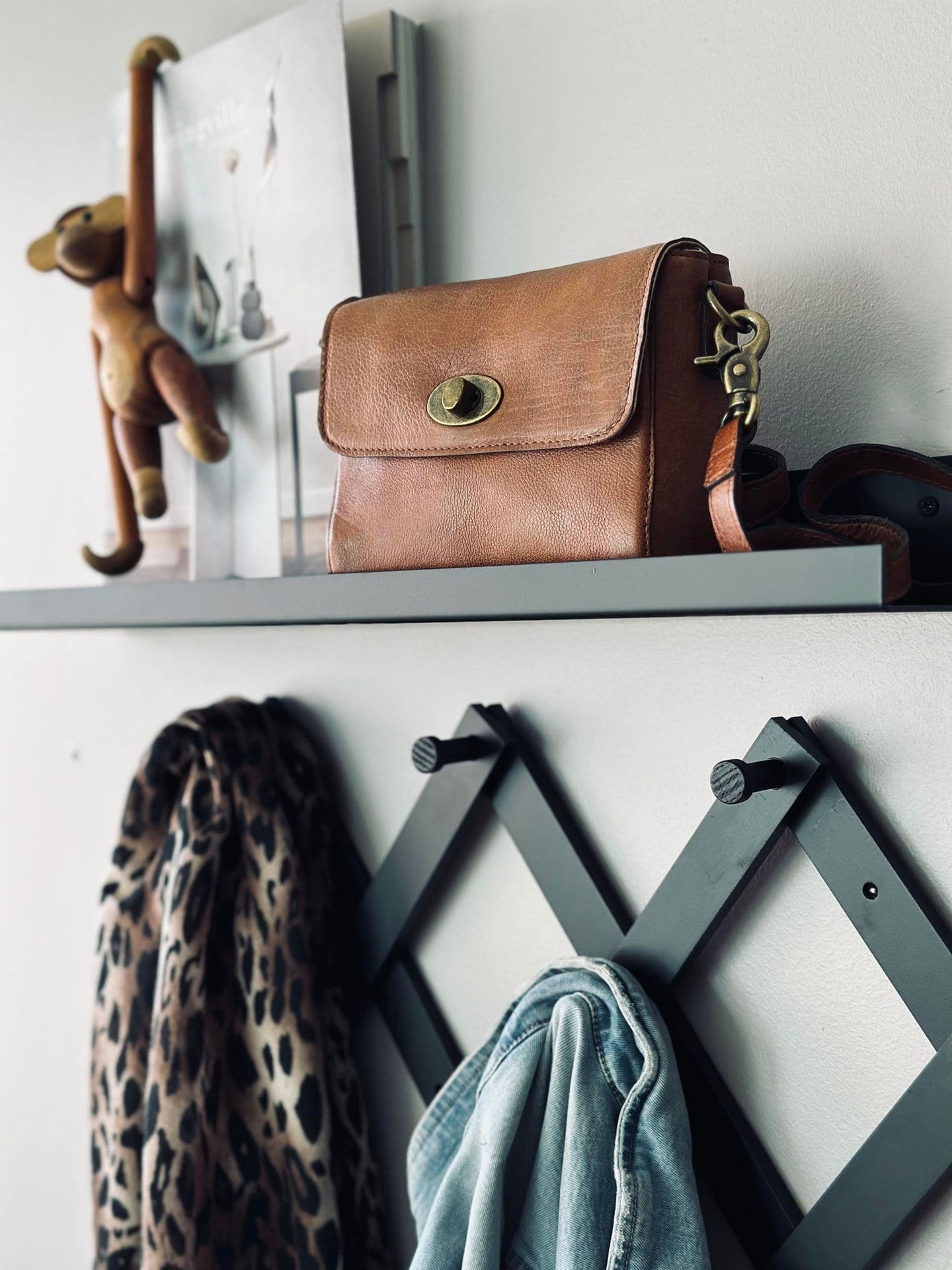 Crossover LUX Walnut - Small - VIAMAJA.DK