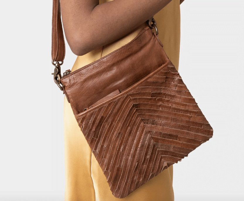 Crossover walnut - Handmade leather - VIAMAJA.DK
