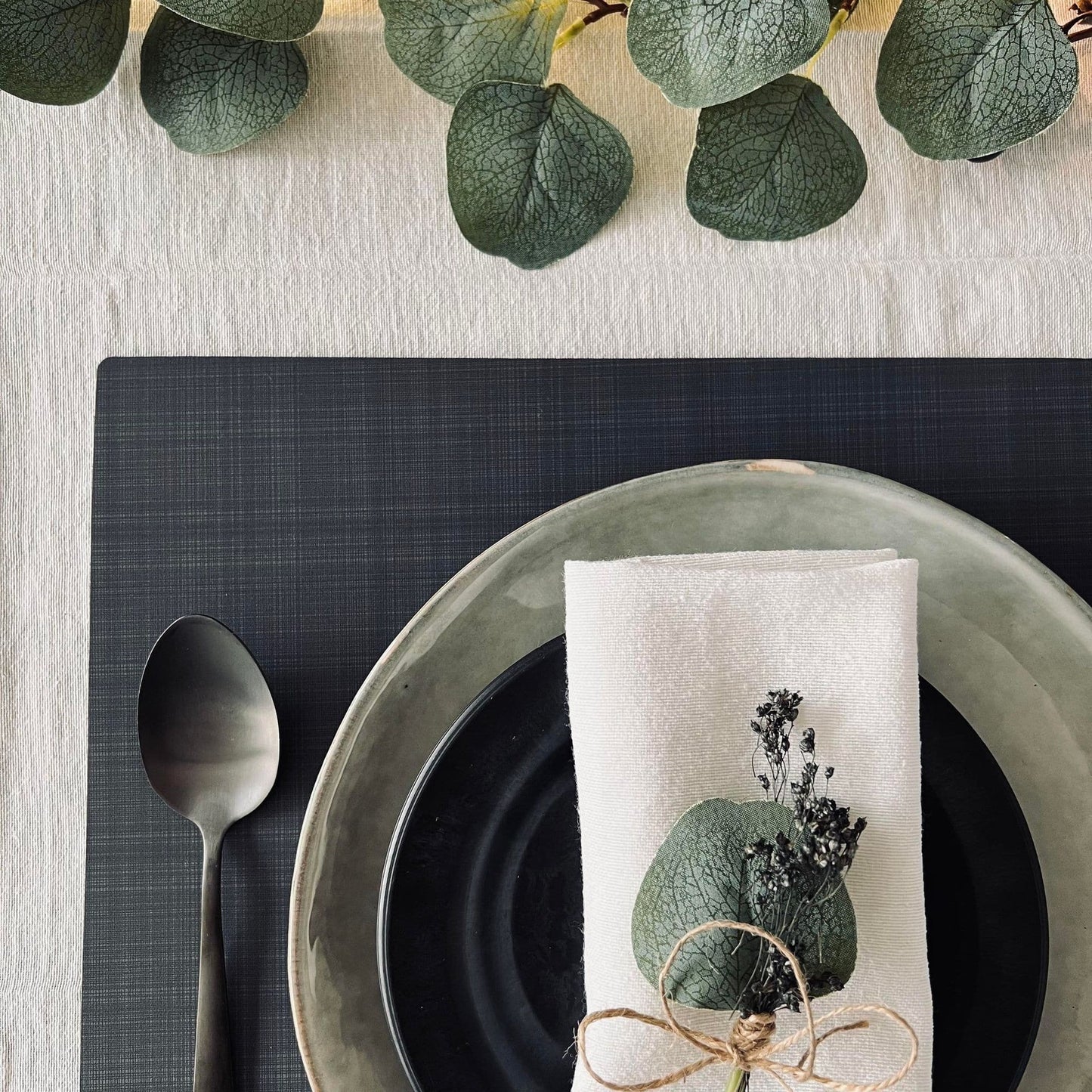 Dækkeserviet - VITA Dark grey - VIAMAJA.DK