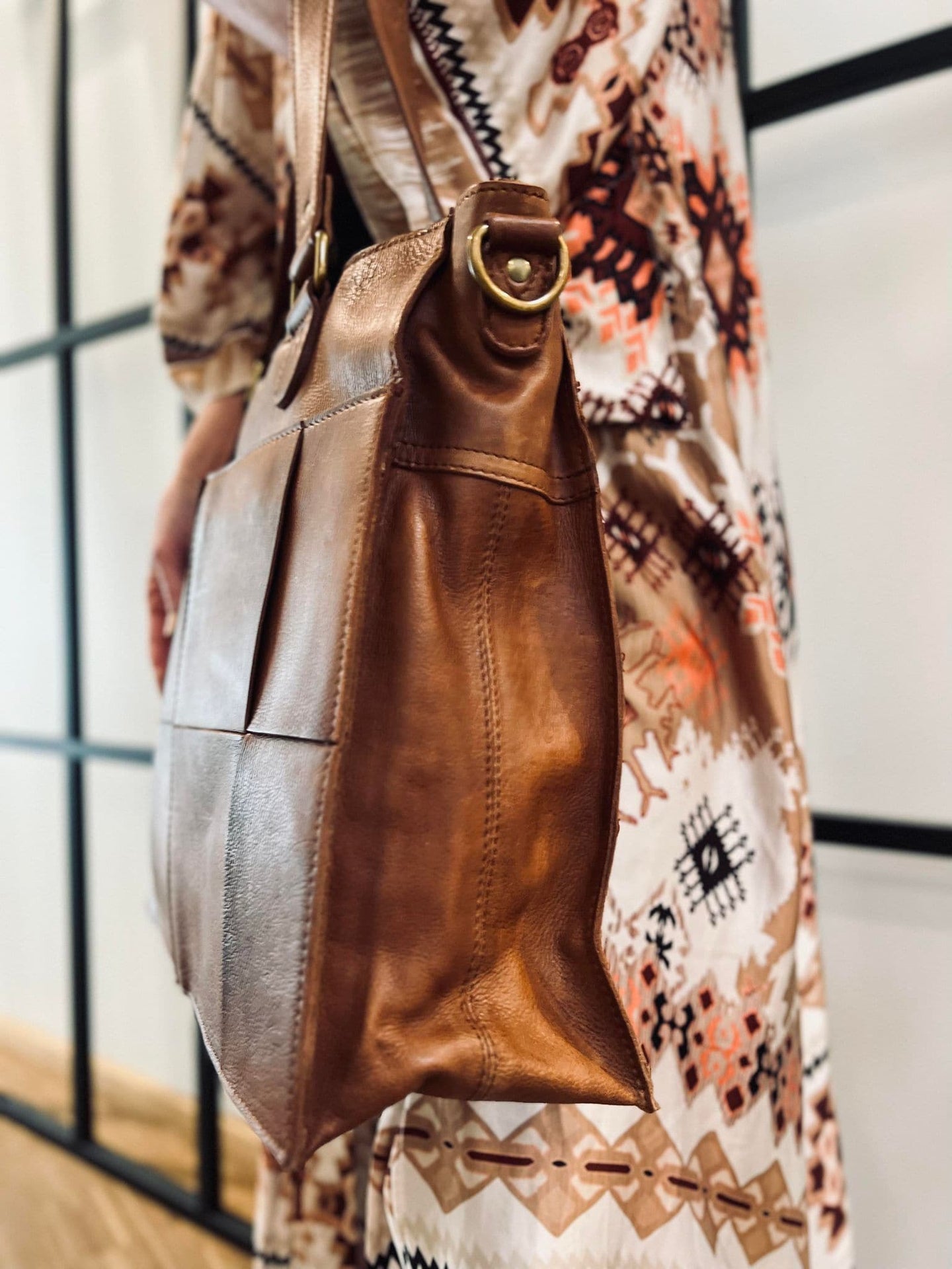 Elegant arbejdstaske / shopper - Walnut - VIAMAJA.DK